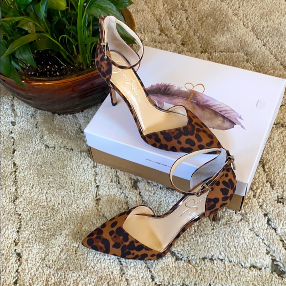 Jessica Simpson Paisleah Ankle Strap Pump